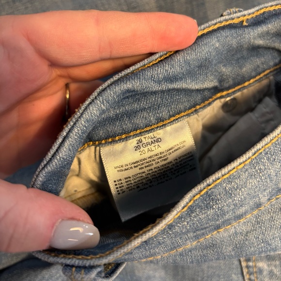 Old Navy Women’s Original Straight Mid Rise Light Wash Denim Jeans Size 20 Tall - Picture 6 of 6